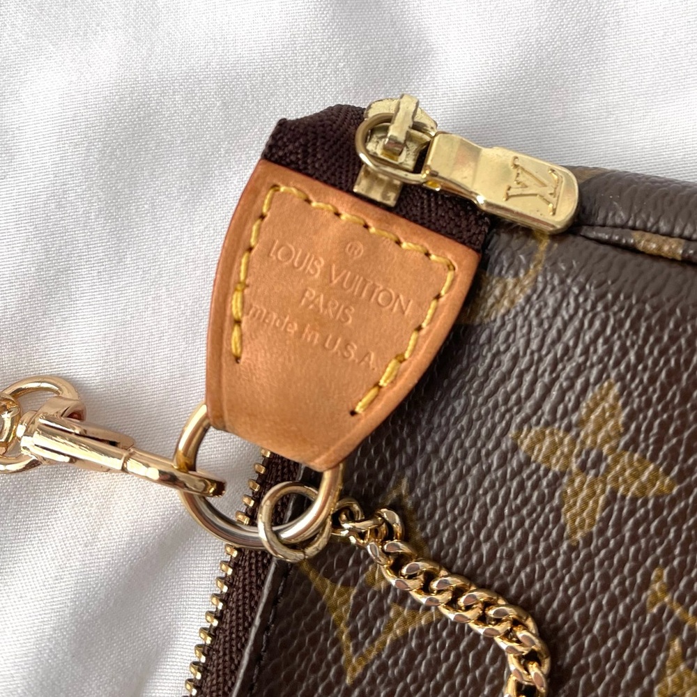 🔥Louis Vuitton Monogram Small Pouchette with Gold Chain 🔥 - Picture 4 of 8